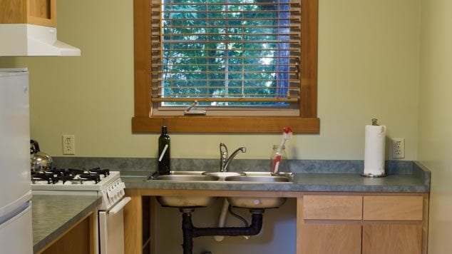 Lark Cabin kitchen at Creekside Resort