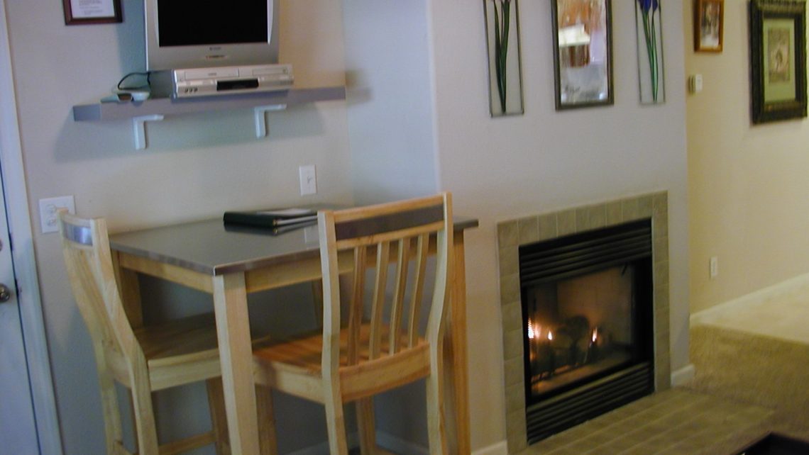 Poppy suite fireplace
