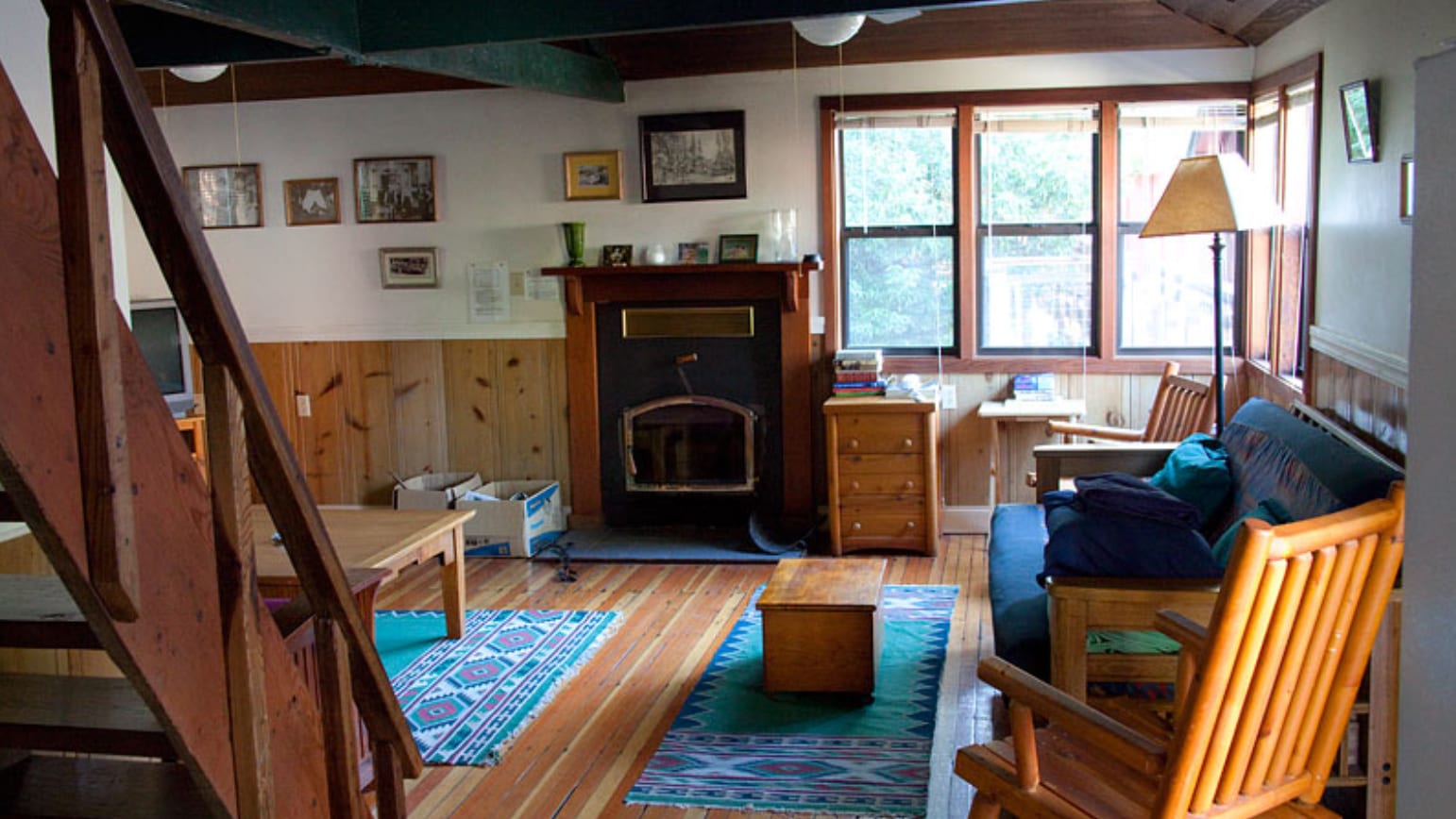 Tree House Cabin living area at Creekside Resort